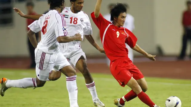 Việt Nam tại Asian Cup 2007: Hành trình lịch sử và Dấu ấn khó quên 2 việt nam dự asian cup 2007 le cong vinh ghi ban