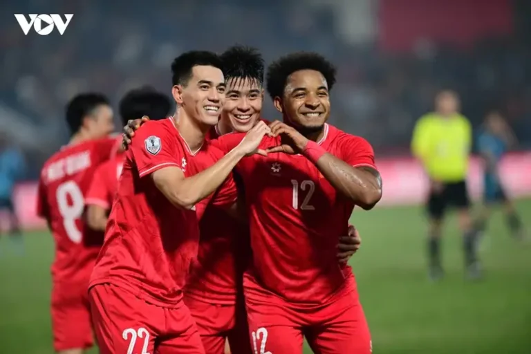 Việt Nam vs Singapore: Hé Lộ Giờ Đá & Dự Đoán Kết Quả 2026! 5 viet nam vs singapore may gio doi tuyen viet nam an mung