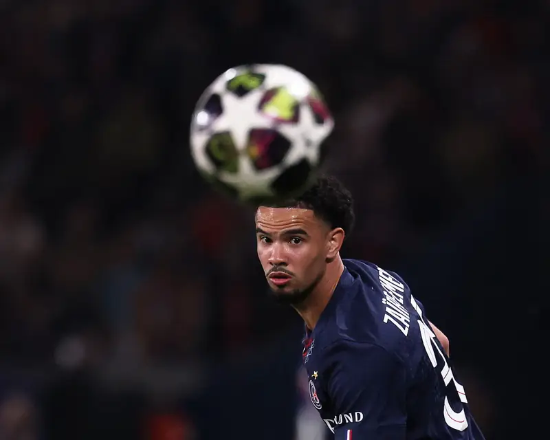 Warren Zaïre-Emery: Ngôi sao trẻ PSG và hành trình kỳ diệu 3 Warren Zaïre-Emery Warren Zaïre-Emery thi đấu ở vị trí hậu vệ phải cho PSG phần 4