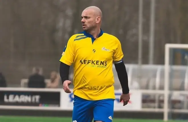 Wesley Sneijder: Hành Trình Kiến Tạo Huyền Thoại Tiền Vệ Hà Lan 2 Wesley Sneijder Wesley Sneijder trong màu áo Ajax phần 3