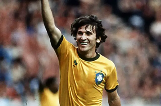 Zico Zico sút phạt trong màu áo đội tuyển Brazil phần 4